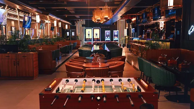 Games and seating at Underdoggs Dehradun